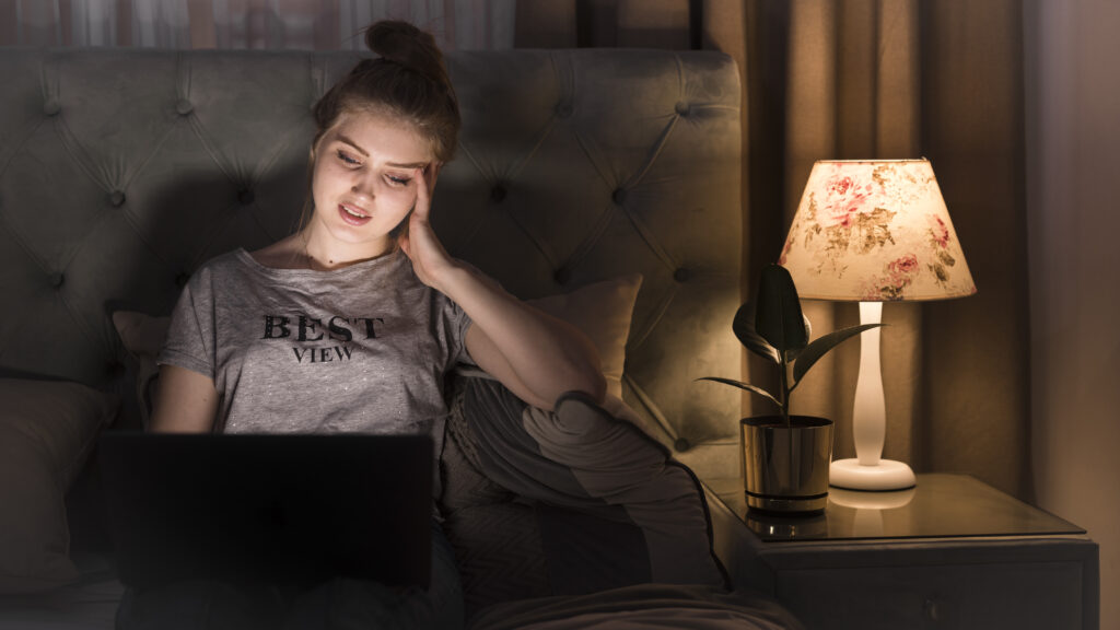7 Nighttime Habits That Ruin Your Sleep
